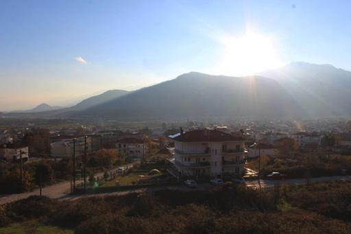 In The Shadow Of Meteora Διαμέρισμα Καλαμπάκα Εξωτερικό φωτογραφία